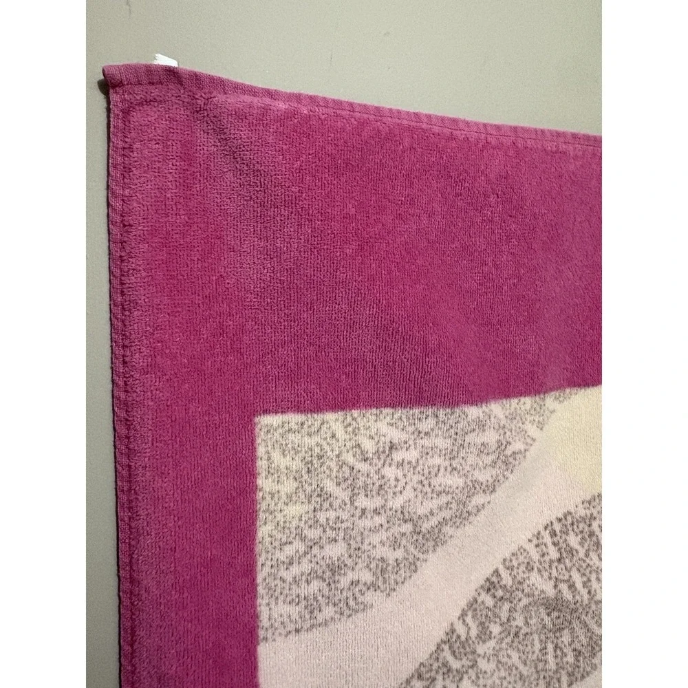 Gramercy by Braster Beach Towel 33x60 Pink Crab Shell Vintage‎